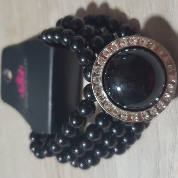 #119 Paparazzi black necklace, and  bracelet - Picture 5 of 6